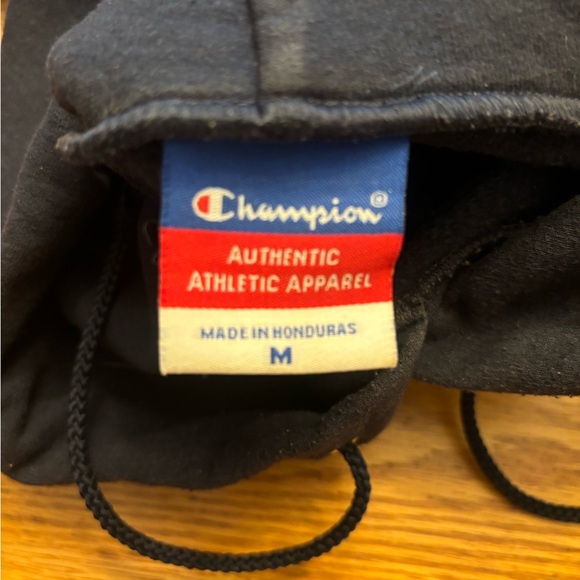 University of Rhode Island sweatshirt, size medium - Picture 3 of 5